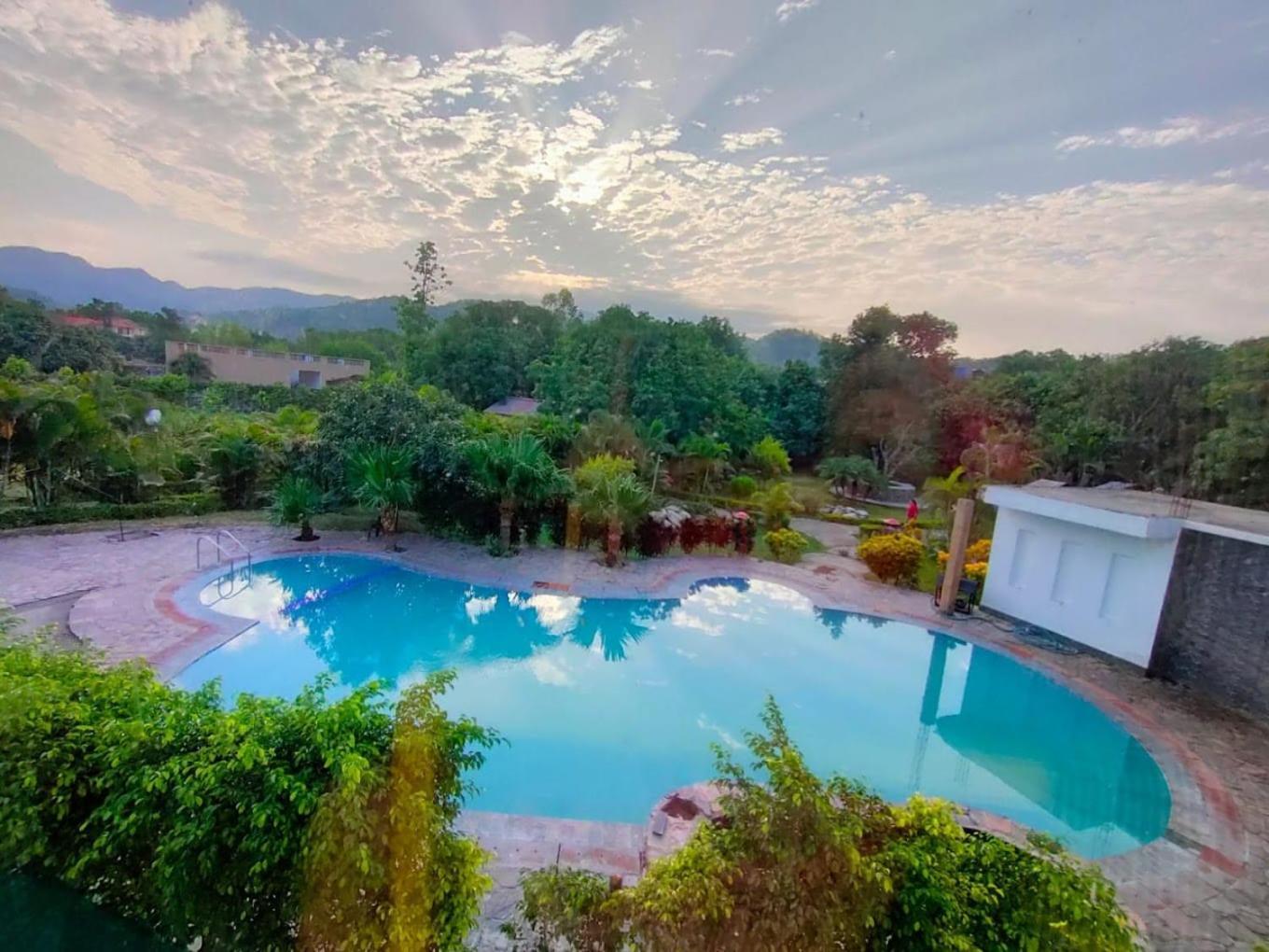 Corbett Wild Resorts & Spa Garjia ภายนอก รูปภาพ