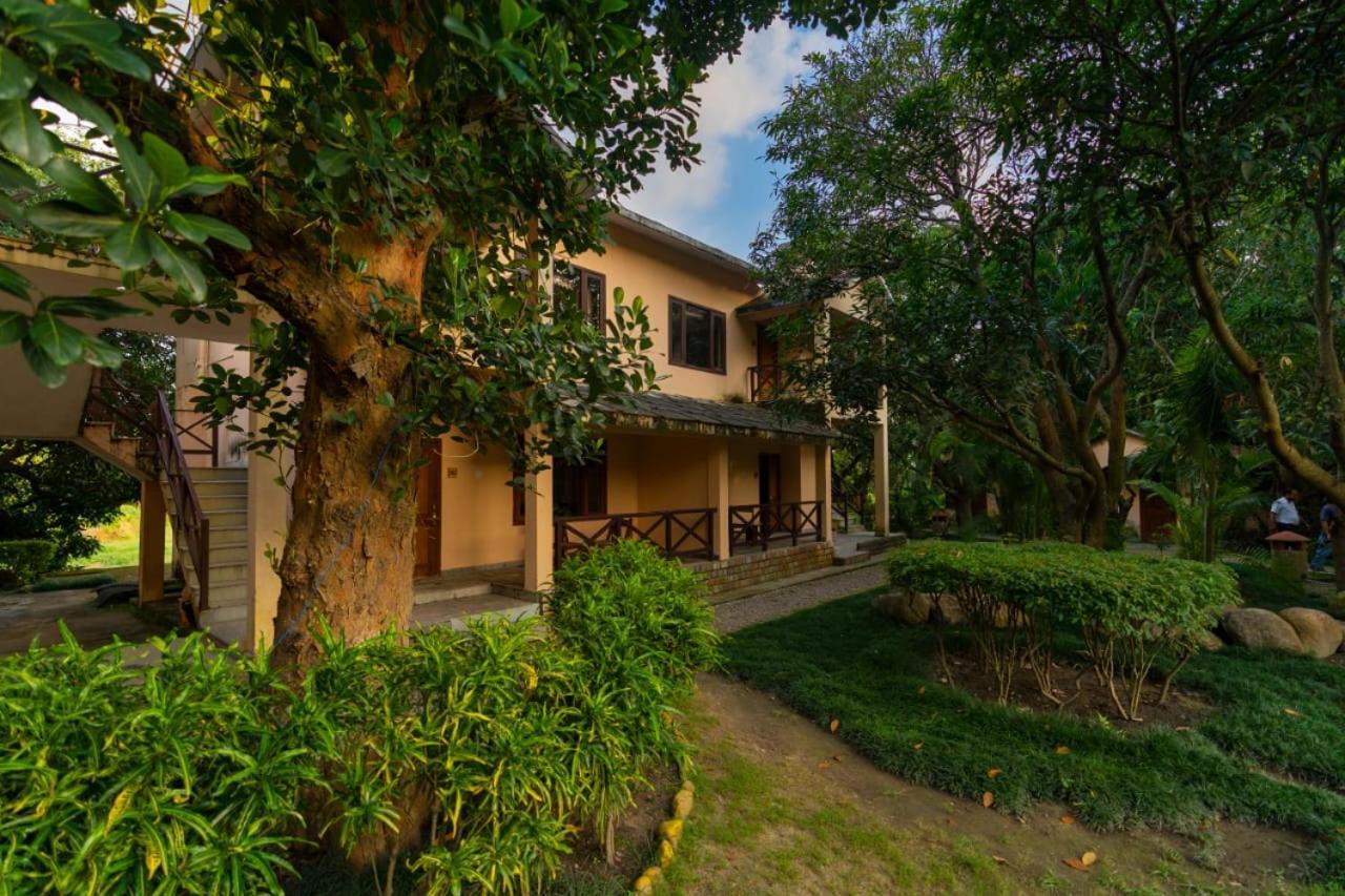 Corbett Wild Resorts & Spa Garjia ภายนอก รูปภาพ